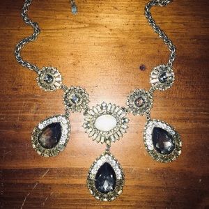 Gorgeous statement necklace